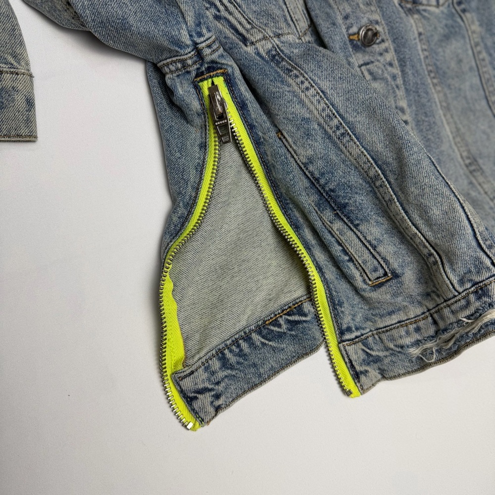 Blank NYC Distressed Denim Jacket Neon Yellow Accent Side Zippers Size Small EUC - Picture 5 of 11